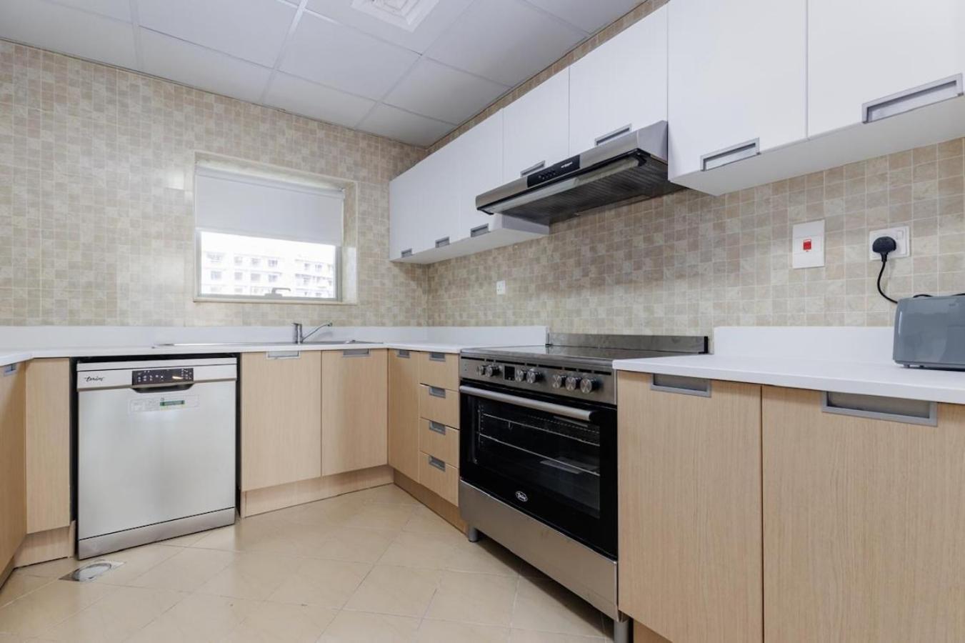 Huge Sky With Panoramic Golf Views Apartment Dubai